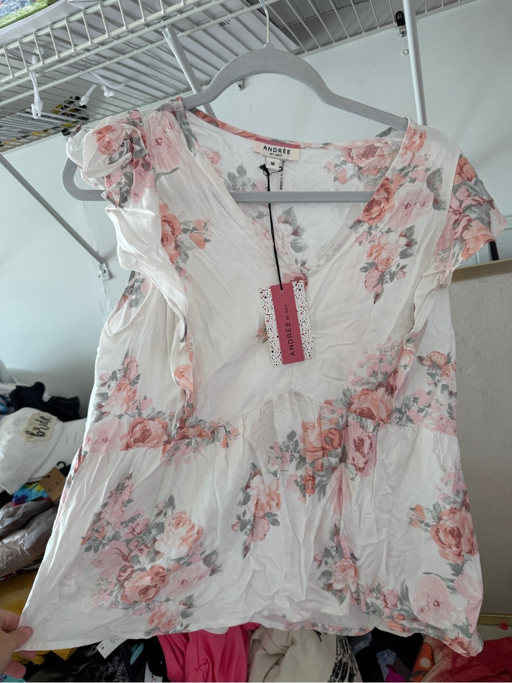 ANDREE BY UNIT White Floral V-Neck Blouse with Pink Rose Print
